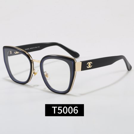 Chanel Fashionable Sunglasses - Image 3