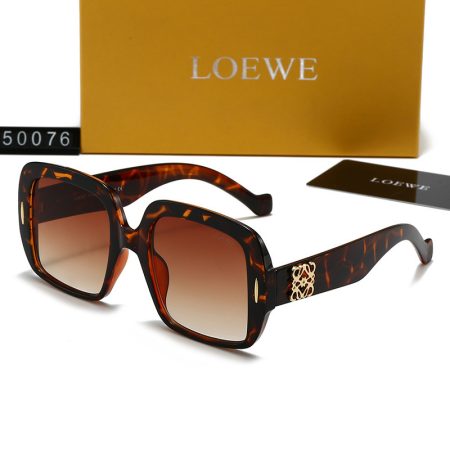 LOEWE Fashionable Sunglasses - Image 5
