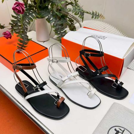 Hermès Thong Sandals - Image 1