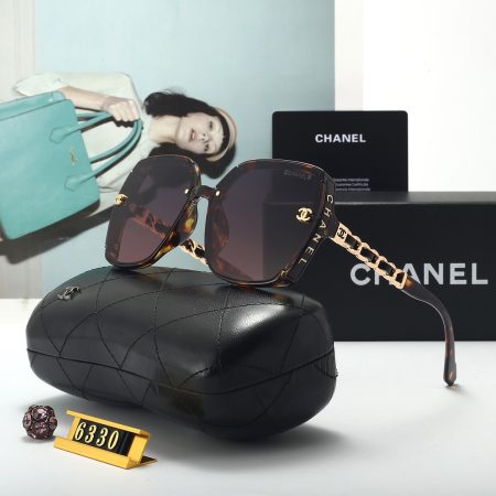 Chanel Fashionable Sunglasses - Image 4