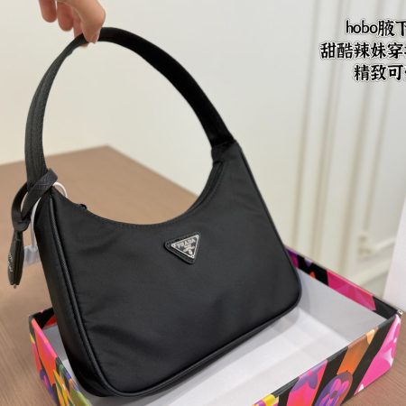 Dior Hobo Underarm Bag - Image 5