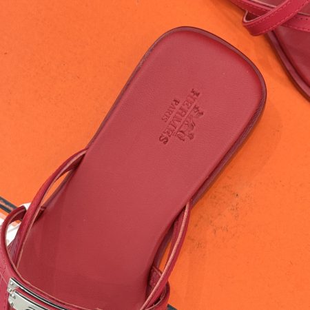 Hermès Kelly Buckle Flip-Flops - Image 13