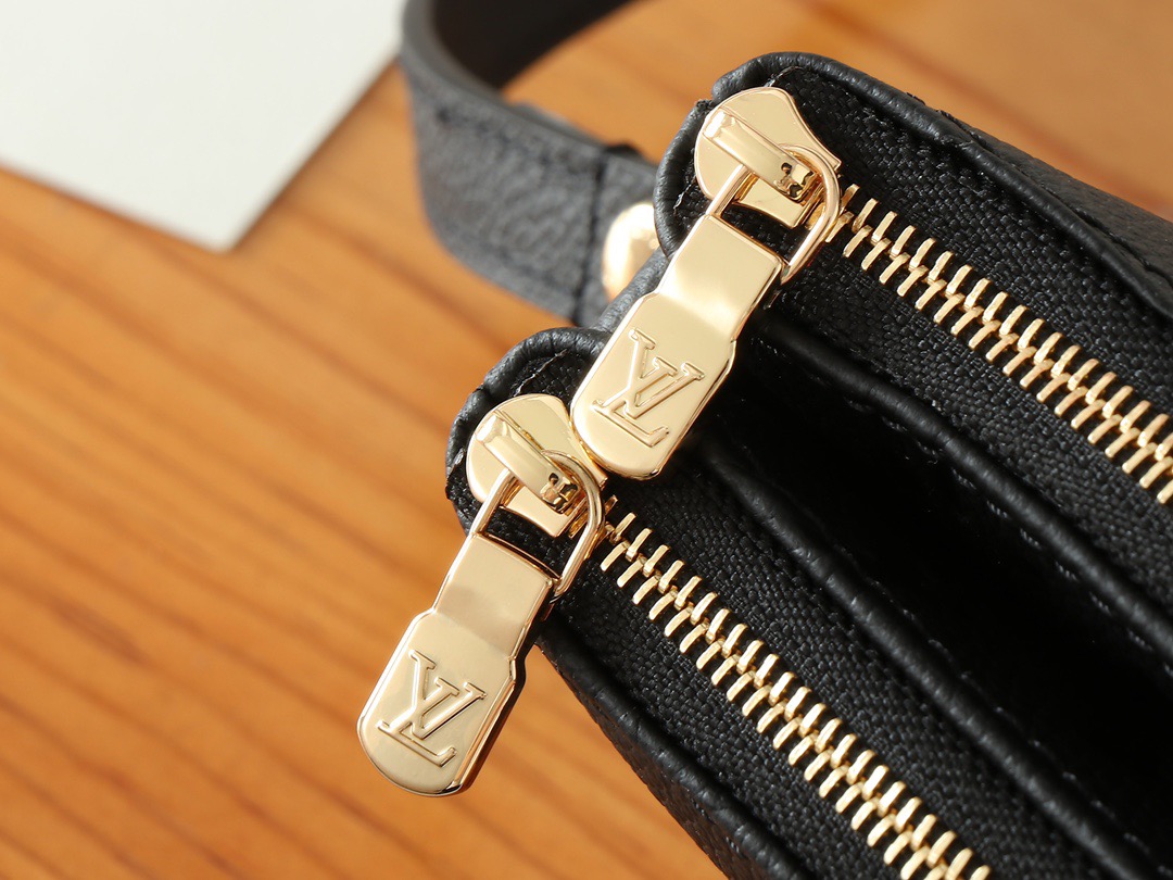 LV Pochette Shoulder Bag - Image 4
