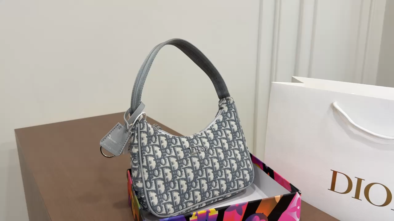Dior Hobo Underarm Bag - Image 2