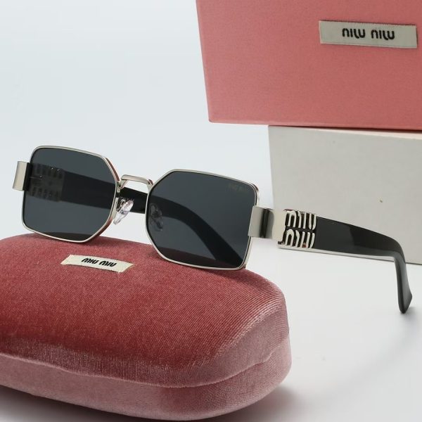 Miu Miu Fashionable Sunglasses