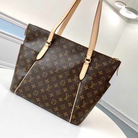 LV Monogram Totally GM - Image 1