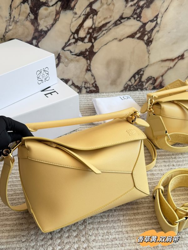 LOEWE Puzzle Edge Bag