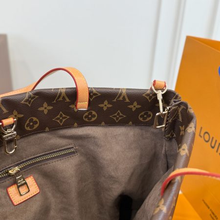 LV's New Tote Bag - Image 9