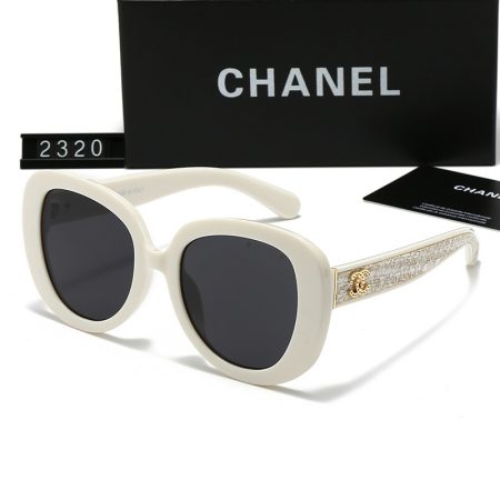 Chanel Fashionable Sunglasses - Image 2