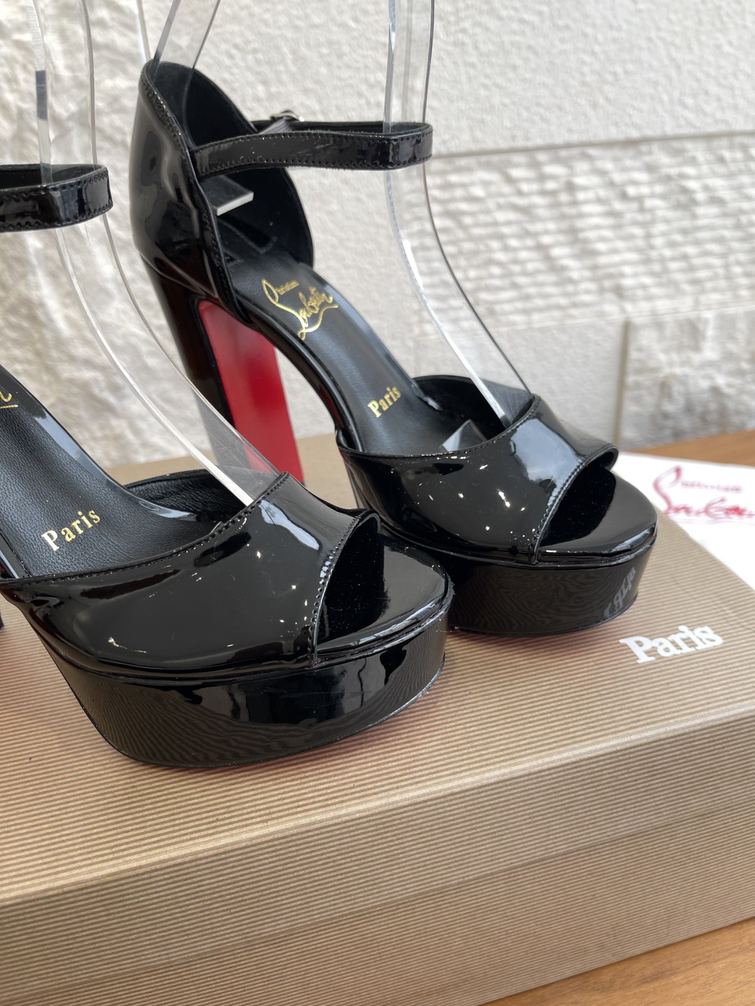 Christian Louboutin Sandaloo - Image 9