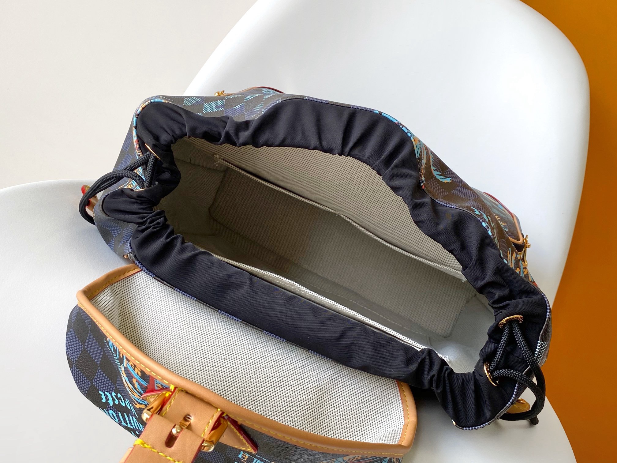 LV Montsouris Cargo Damier Bag - Image 8