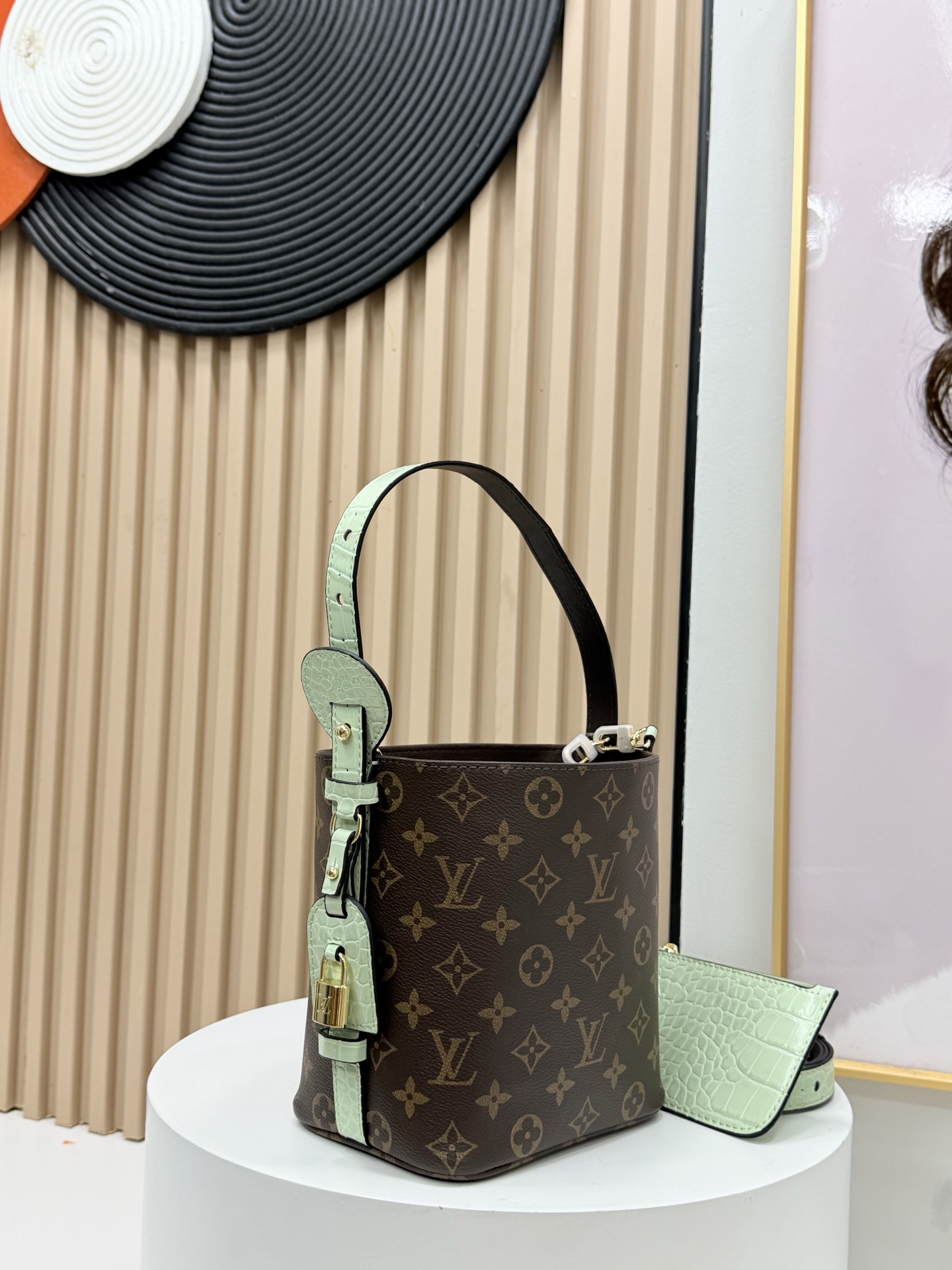 LV Allin BB Bag - Image 2