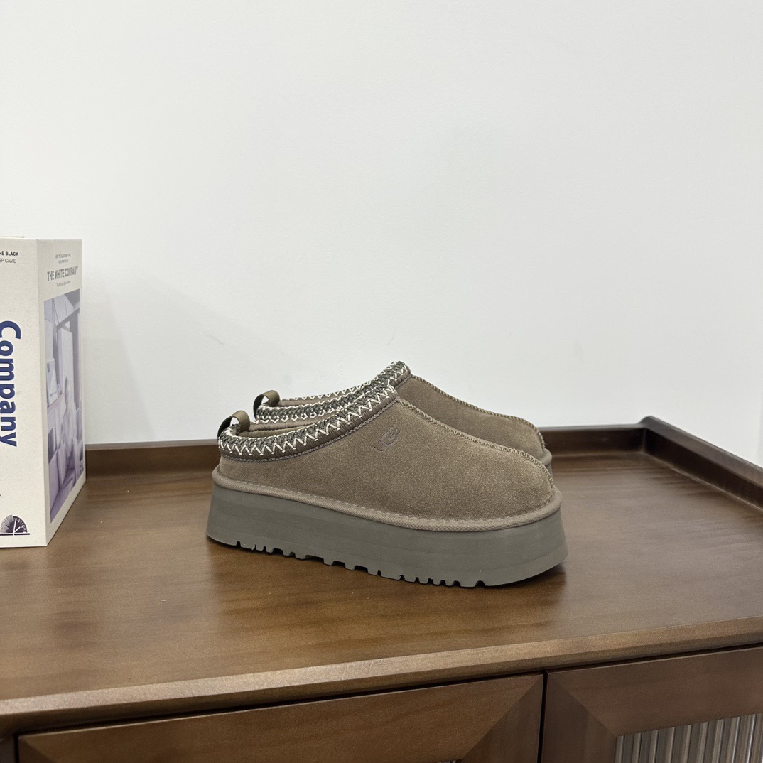 UGG Tazz Slipper - Image 1