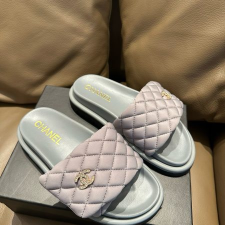 Chanel slides - Image 3