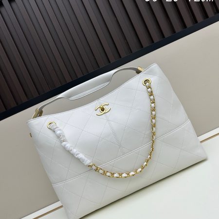Chanel shoulder bag | handbag