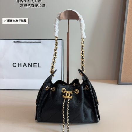 Chanel Metallic Caviar Quilted Medium Chanel 25 Handbag Silver - Image 2