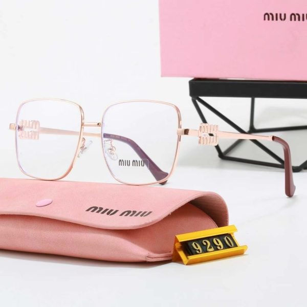 Miu Miu Fashionable Sunglasses