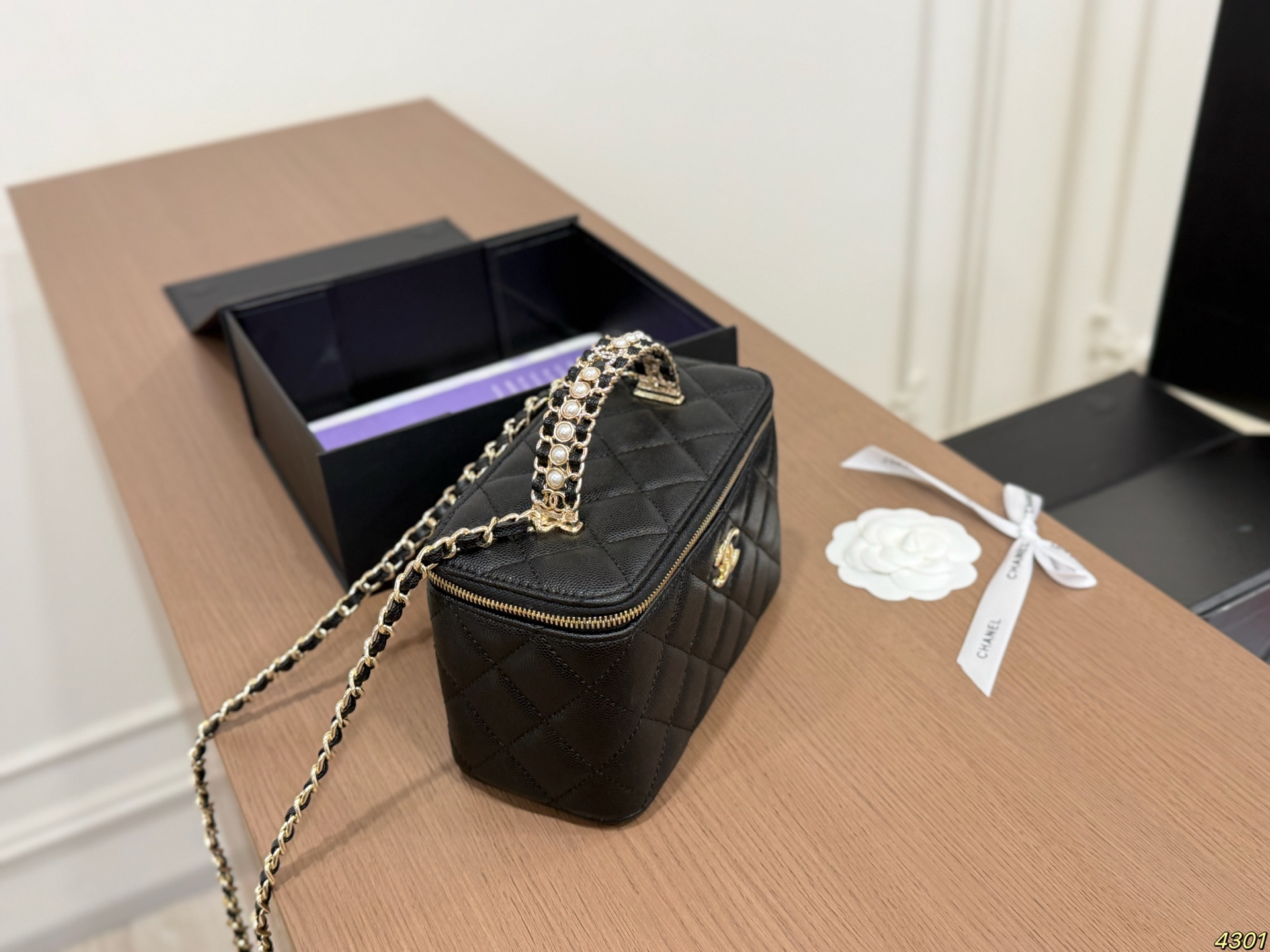 Chanel's New Handle-Style Makeup Case - Image 10