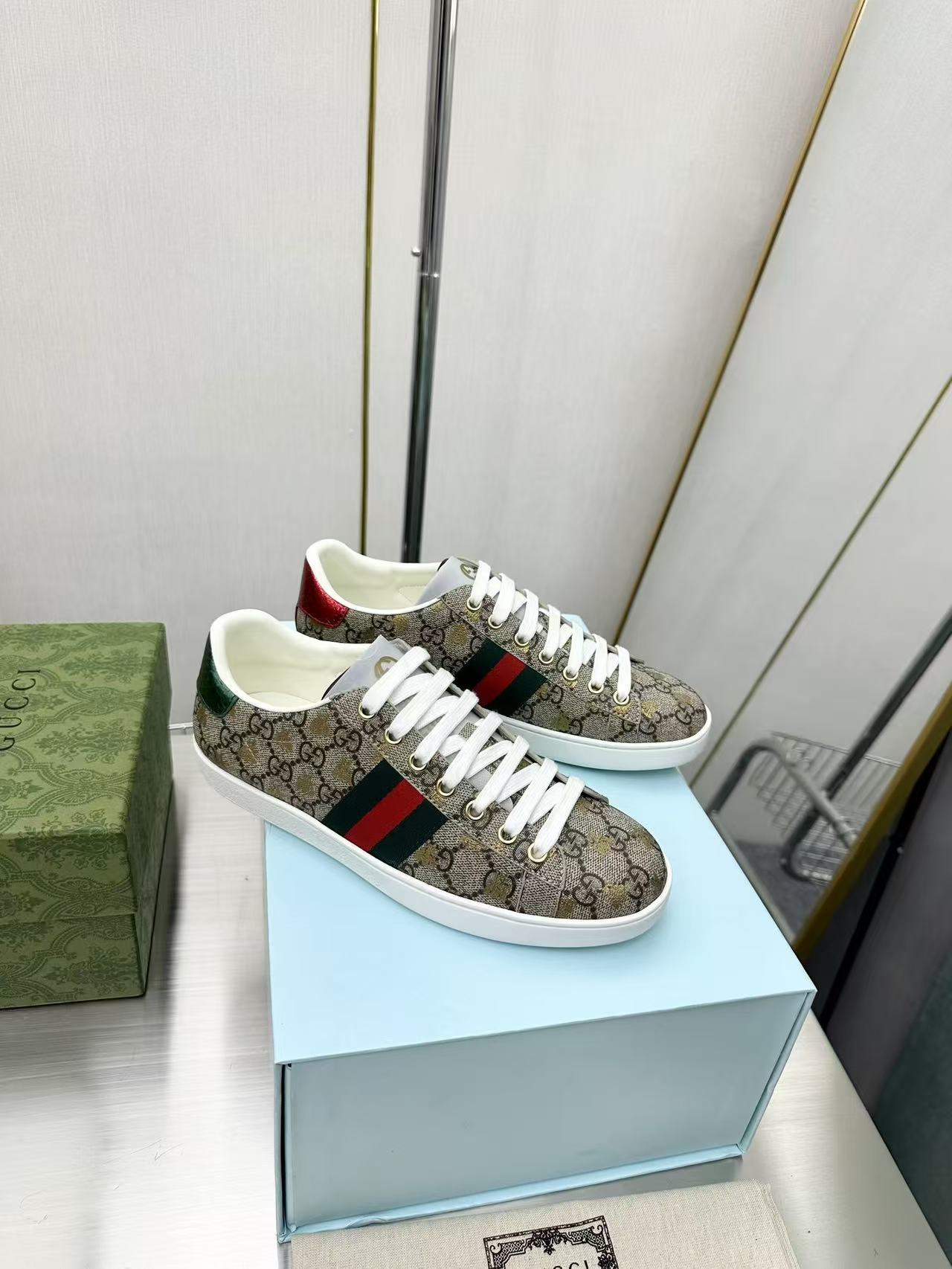 Gucci Ace GG Supreme Bees Sneaker Brown - Image 9