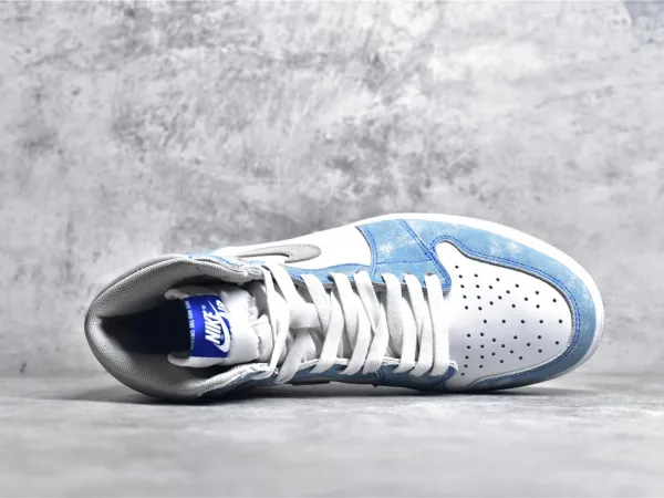 Jordan1 High OG &ldquo;Hyper Royal"
