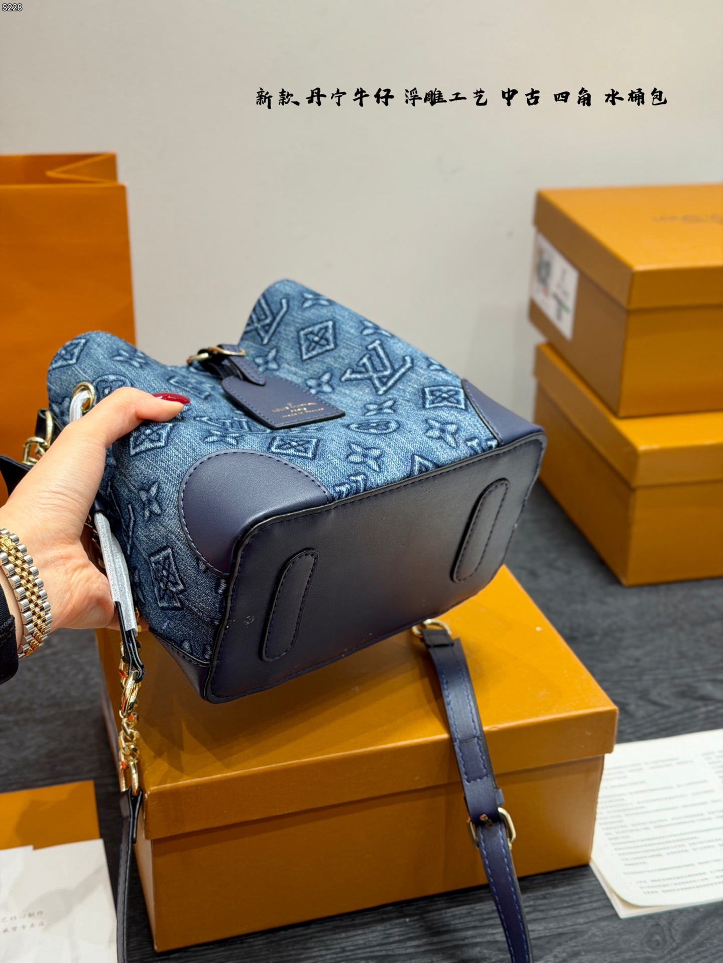 LV Denim bucket shoulder handbag - Image 9