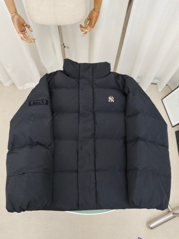 MLB New York Yankees Short Down Jacket