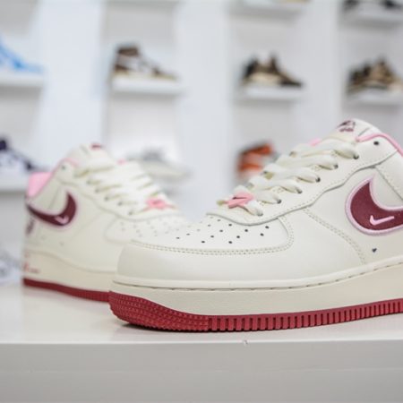 Nike Air Force 1 Low Valentine's Day (2023) FD4616-161 - Image 4