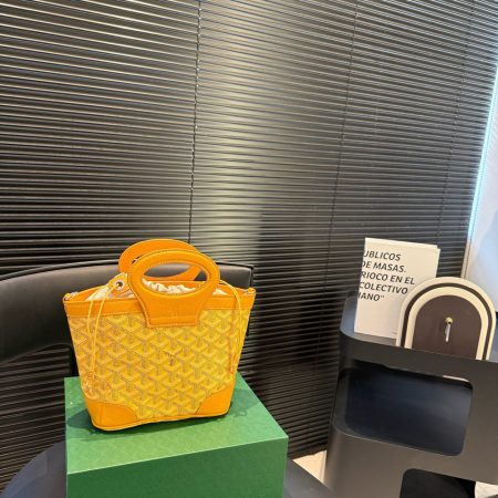 Goyard Mini Beluga Bucket Bag - Image 2