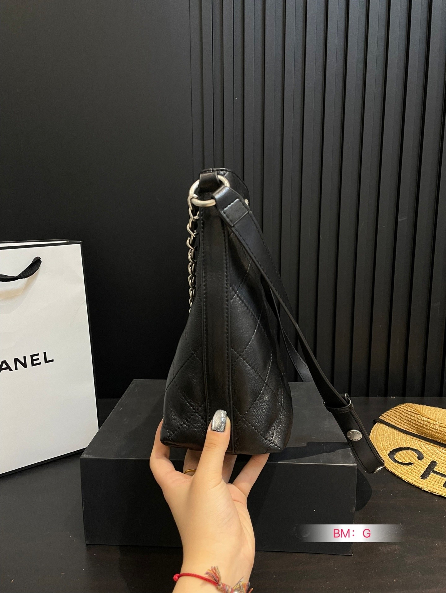 Chanel 31P Bucket Bag Black - Image 7