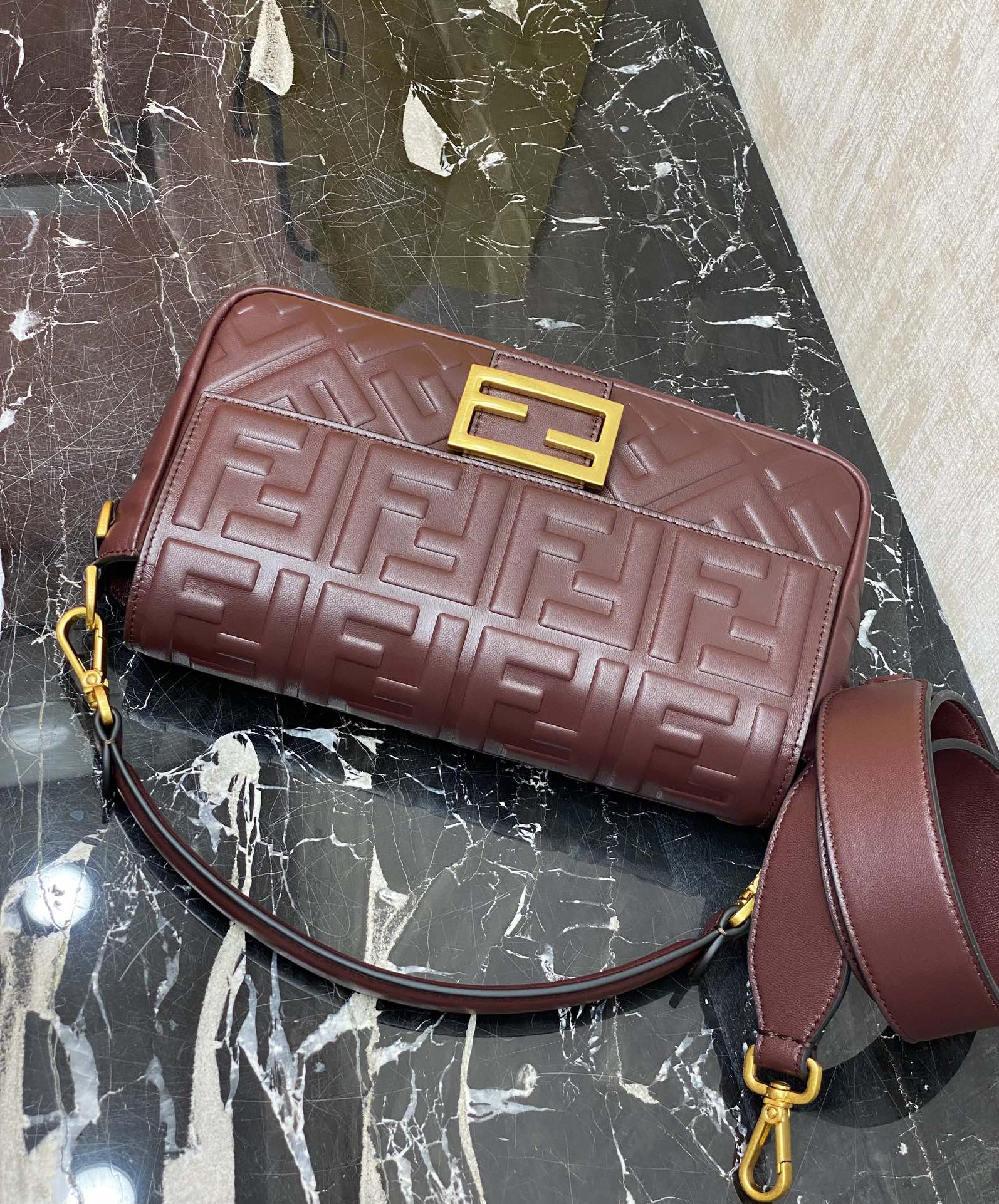 Fendi Baguette Iconic Top Quality - Image 5