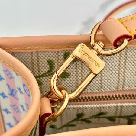 LV OnTheGo Small Handbag - Image 4