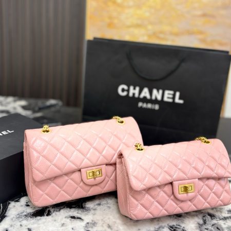 Chanel Quilto 2.55 Shoulder Bag - Image 5