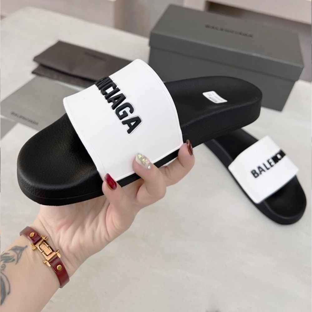 Balenciaga  Fashionable Flat Sandals Slide Sandal - Image 6