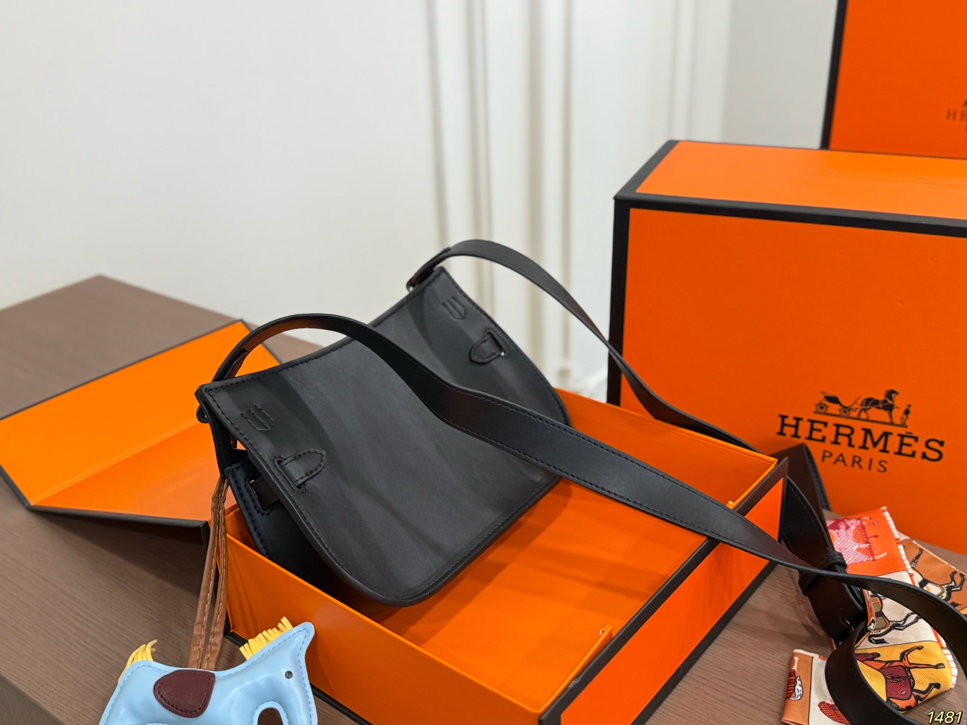 Hermès Gypsy Mini Crossbody Bag - Image 10