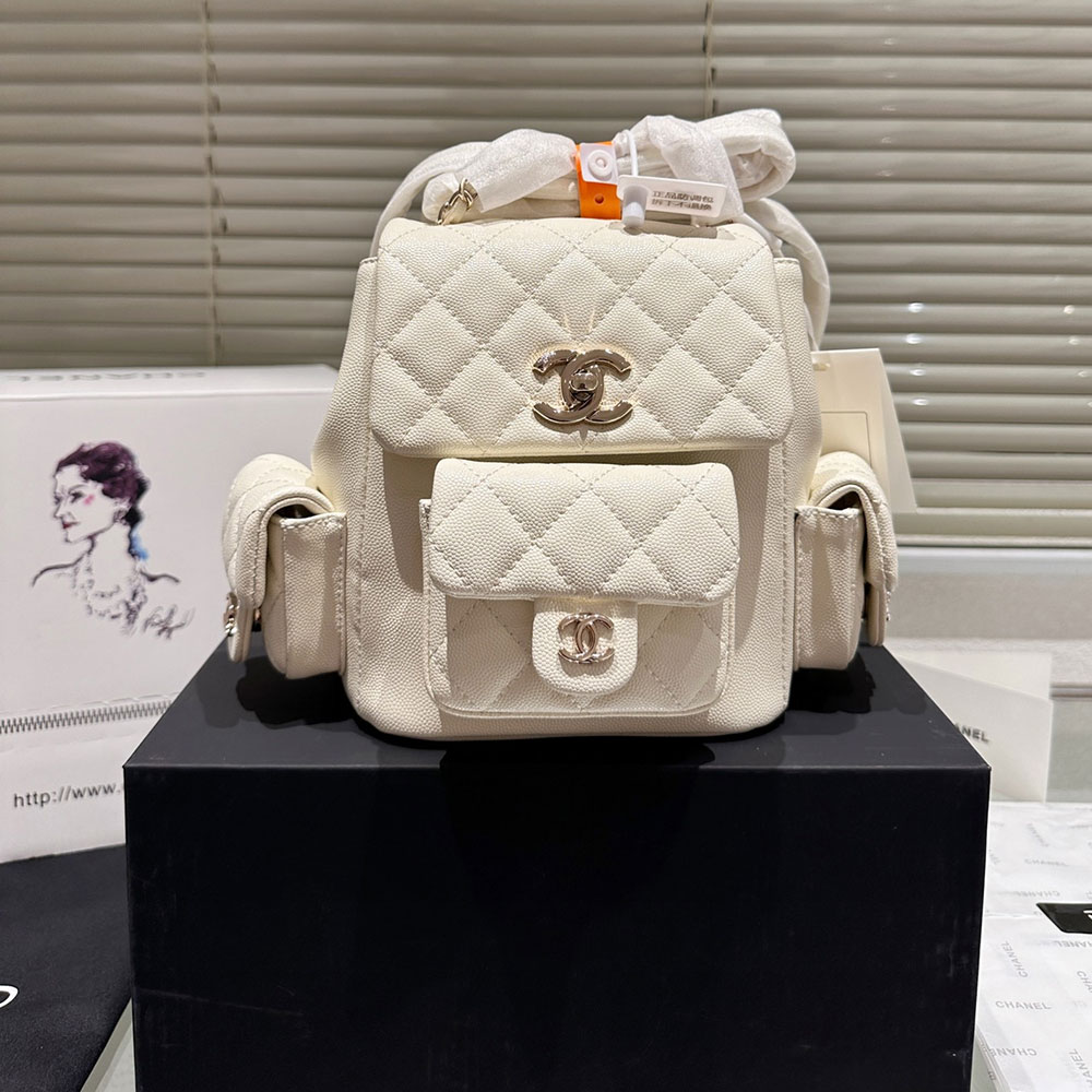 Chanel  23K Double Side Pocket Bag - Image 5