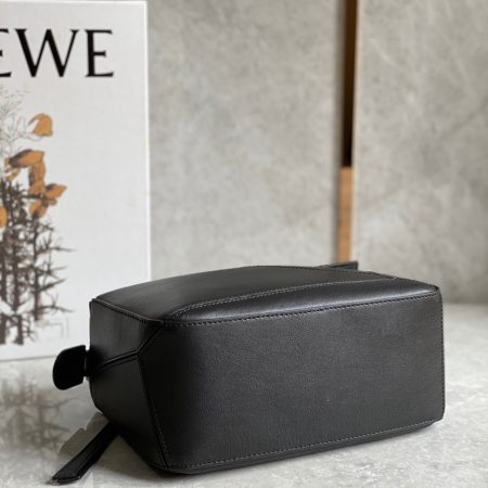Loewe Small Puzzle Black - Image 4