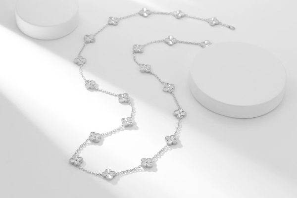 Van Cleef&Arpels VCA Vintage Alhambra long necklace, 20 motifs