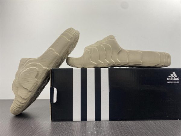Yeezy Slide new collection