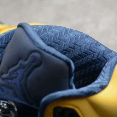 Air Jordan 5 Retro SP Michigan CQ9541-704 - Image 6