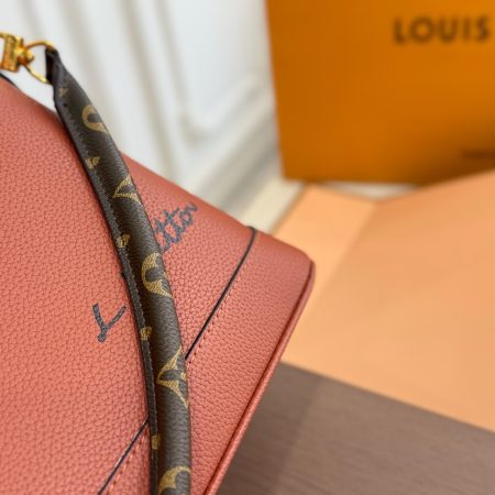 LV's New Shell Bag - Image 6
