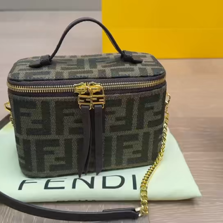 Fendi Box Bag - Image 3