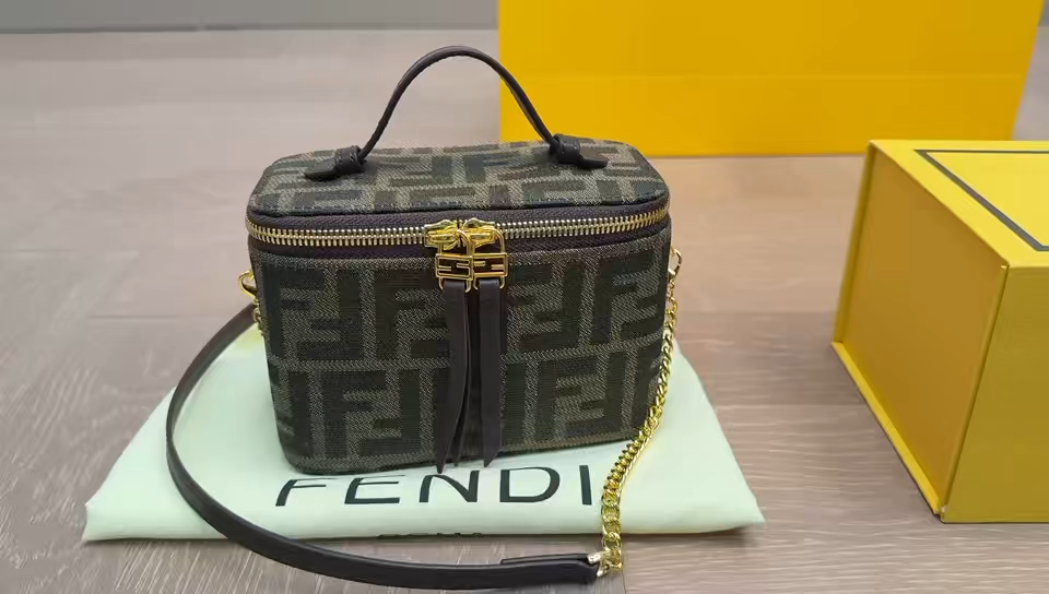 Fendi Box Bag - Image 3