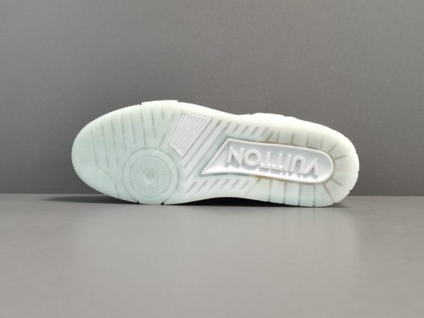 LV Trainer White