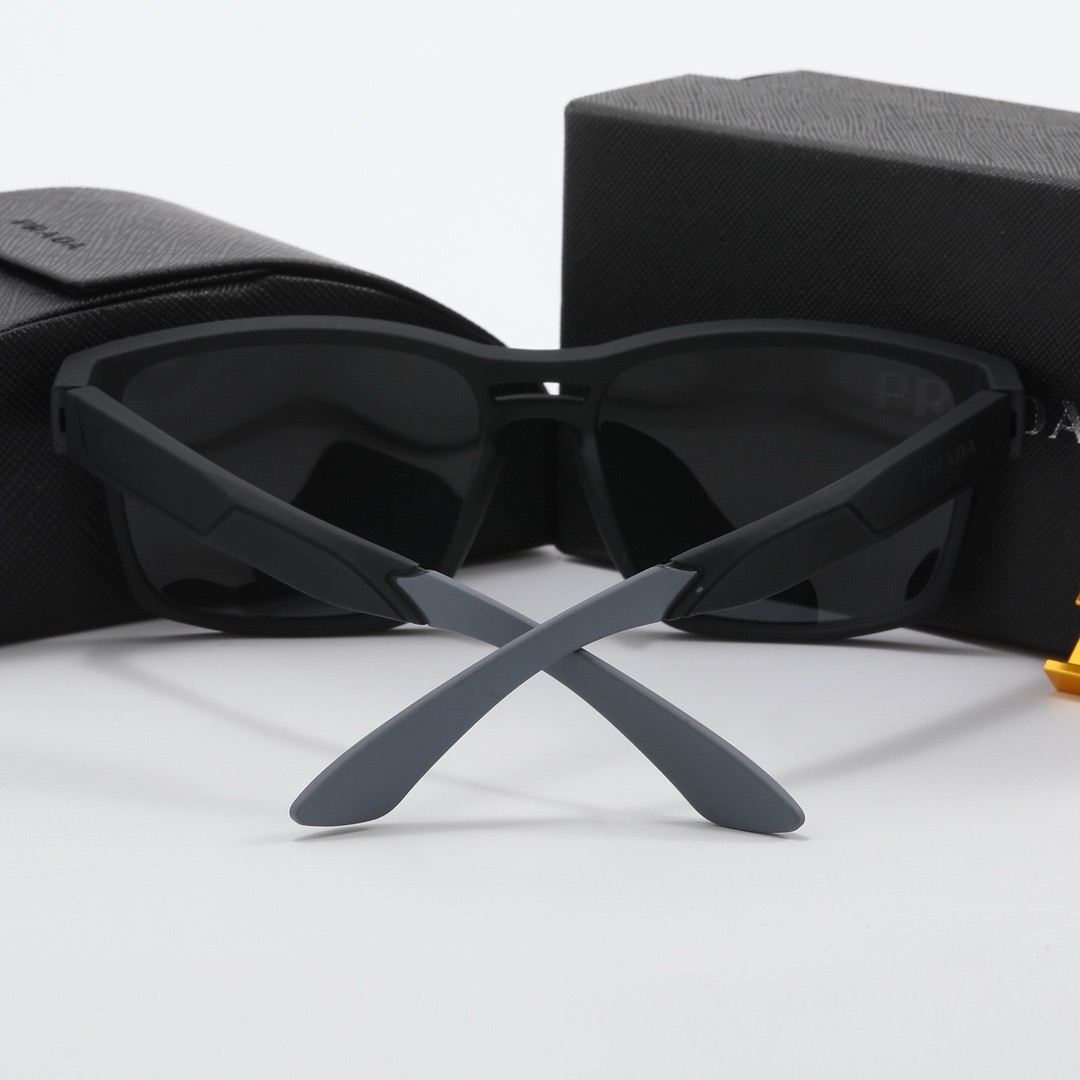 Prada Fashionable Sunglasses - Image 9