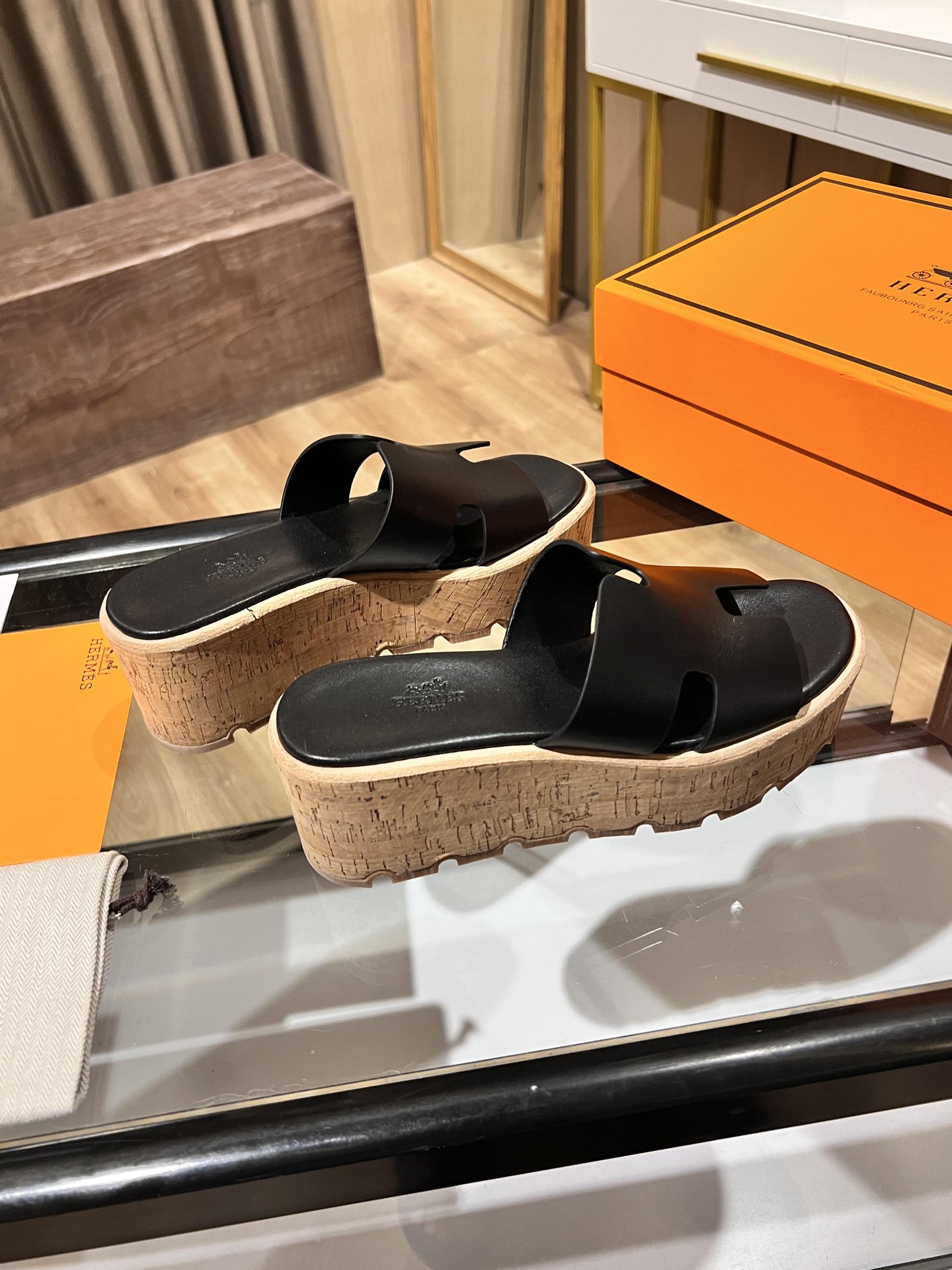 Hermès H Slippers - Image 3