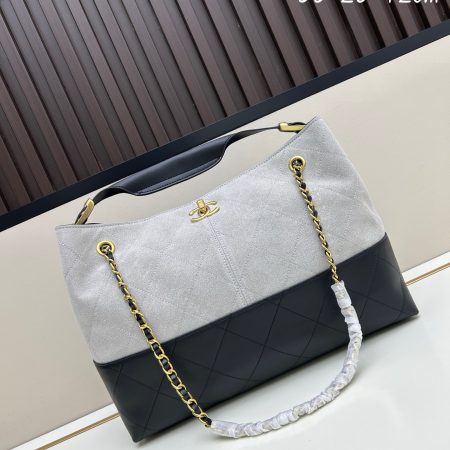 Chanel shoulder bag | handbag - Image 2