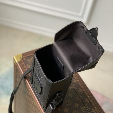 Vertical Trunk Wearable Wallet M82070 - Image 5
