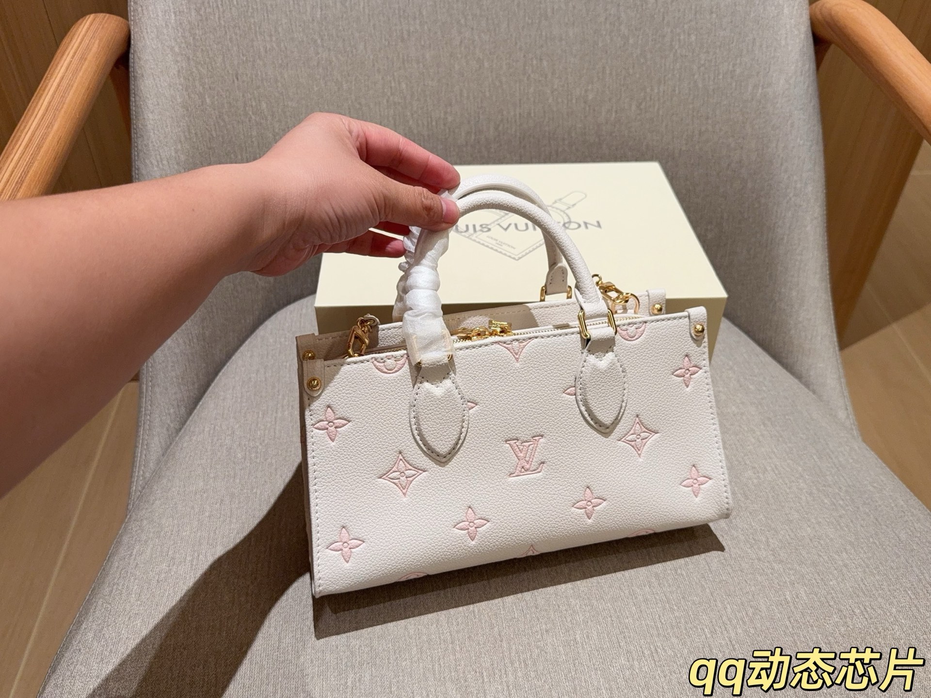 LV OnTheGo East West Monogram Empreinte Bag - Image 4