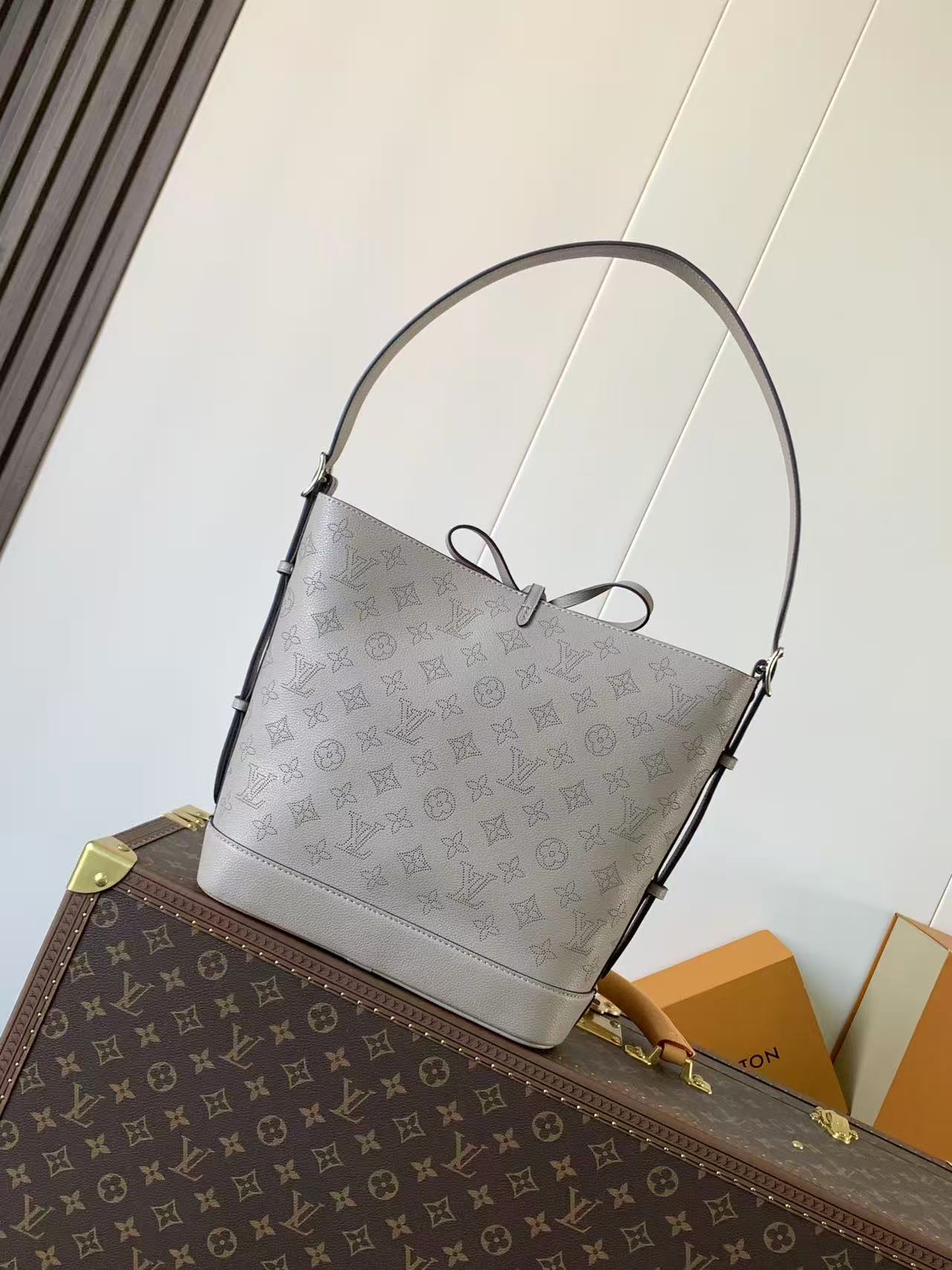 LV  Flore Bucket Bag - Image 1