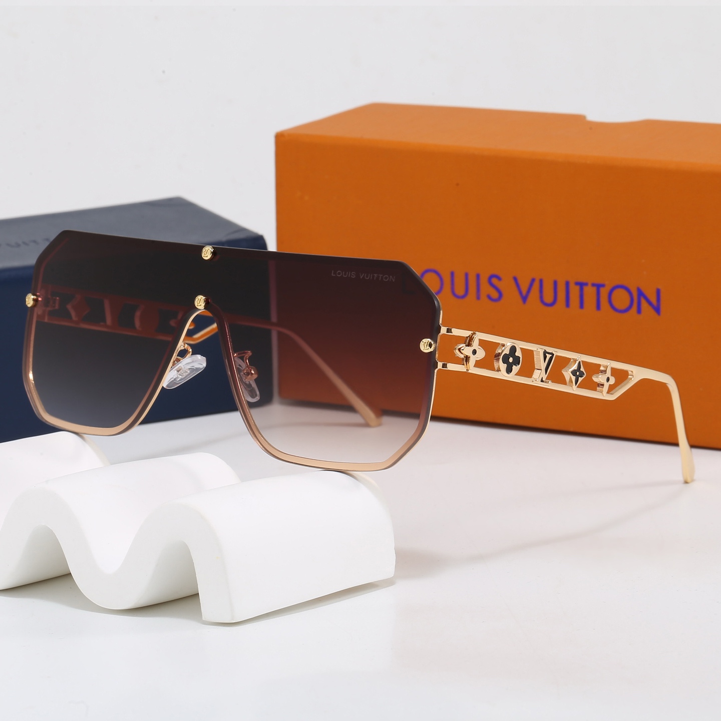 LV Fashionable Sunglasses - Image 6